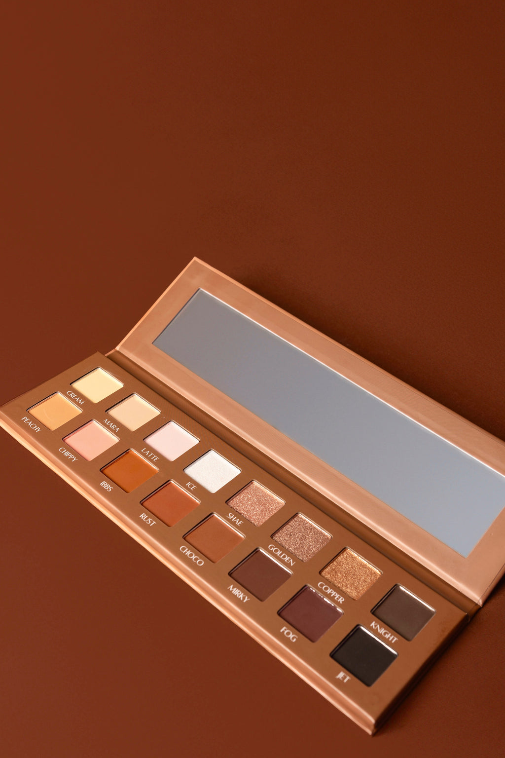 BRILLIANT BASICS 16-PAN EYESHADOW PALETTE