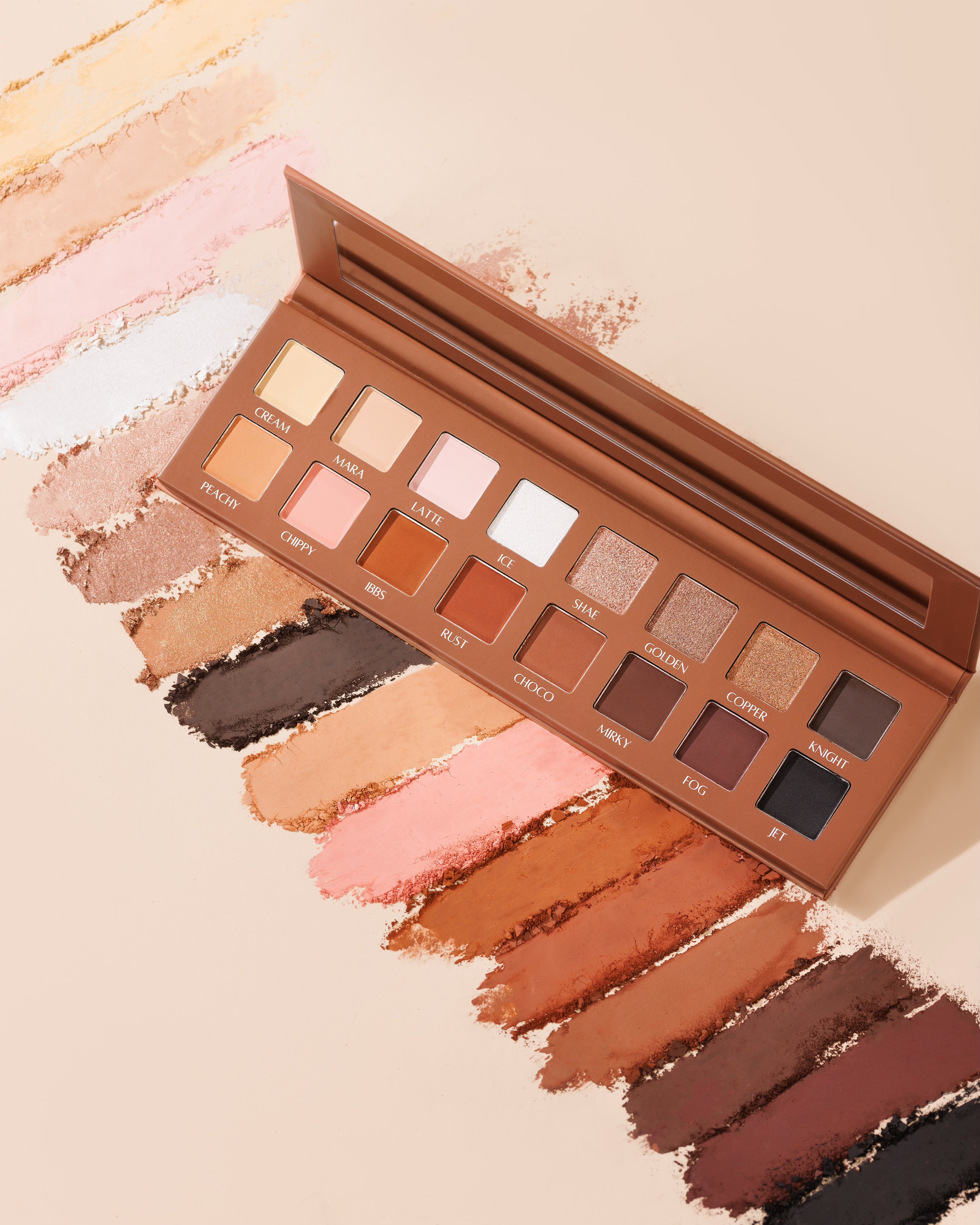 BRILLIANT BASICS 16-PAN EYESHADOW PALETTE